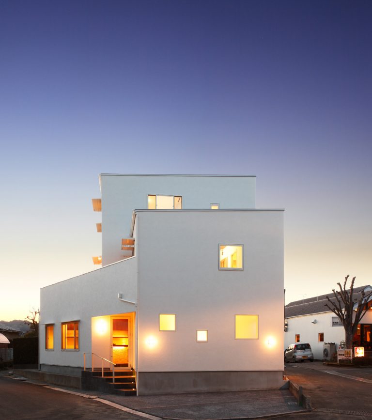 八坂東の家（設備設計事務所兼住宅）