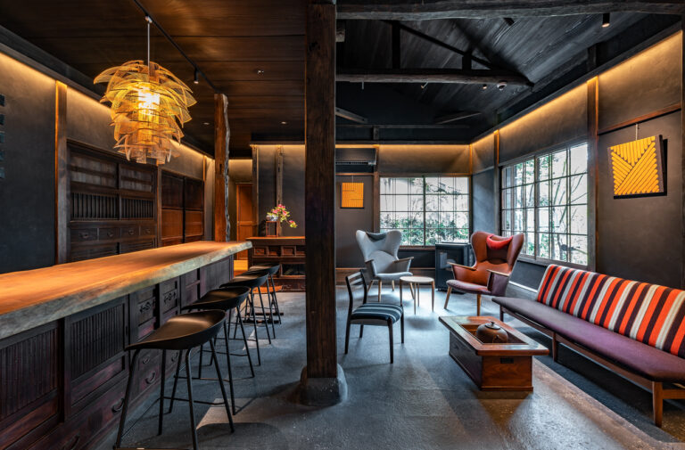 泉ヶ谷 工芸ノ宿 和楽   ～ フロント ～